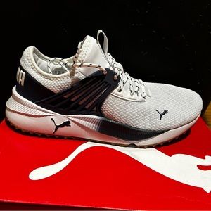 Puma Sneakers